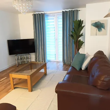 Spacious Elegant 2-Br Apartment In Aberdeen City Centre Exterior photo