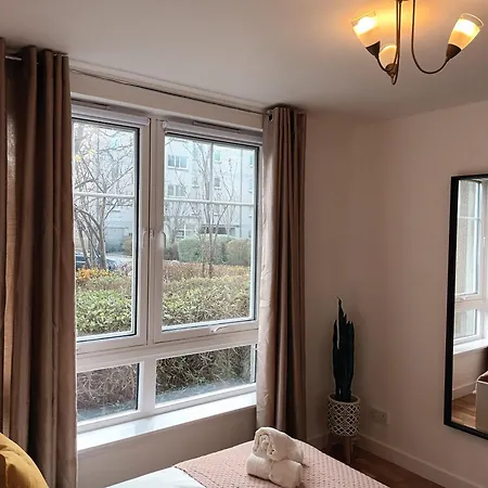 Spacious Elegant 2-Br Apartment In Aberdeen City Centre Exterior photo