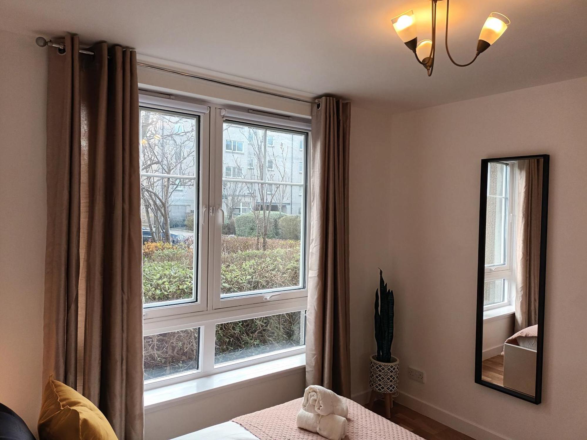 Spacious Elegant 2-br In Centre Apartamento *
