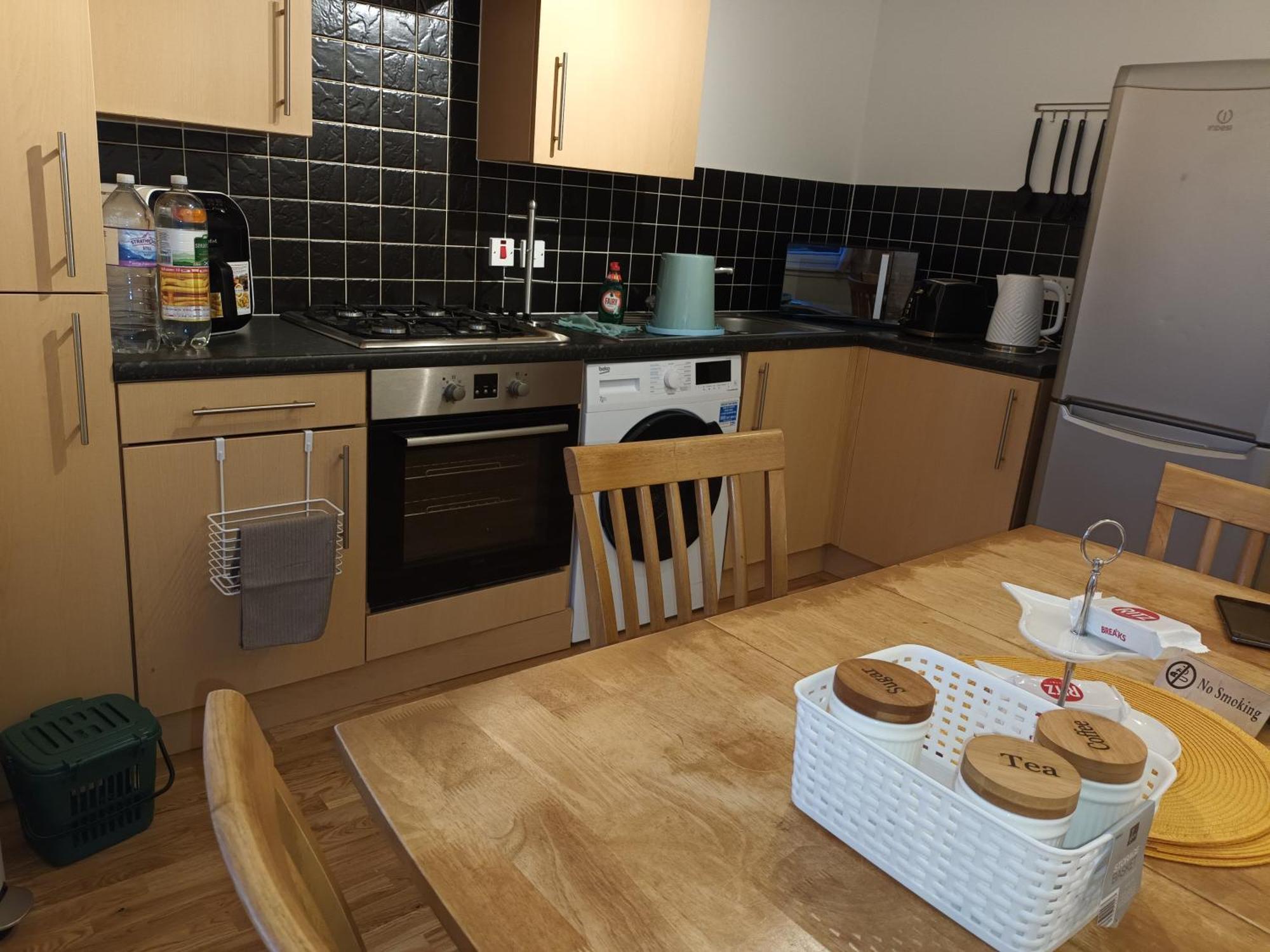 Spacious Elegant 2-br In Centre Apartamento