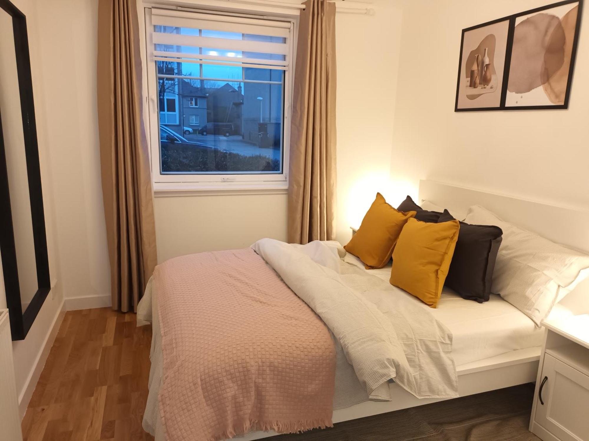 Spacious Elegant 2-br In Centre Apartamento *